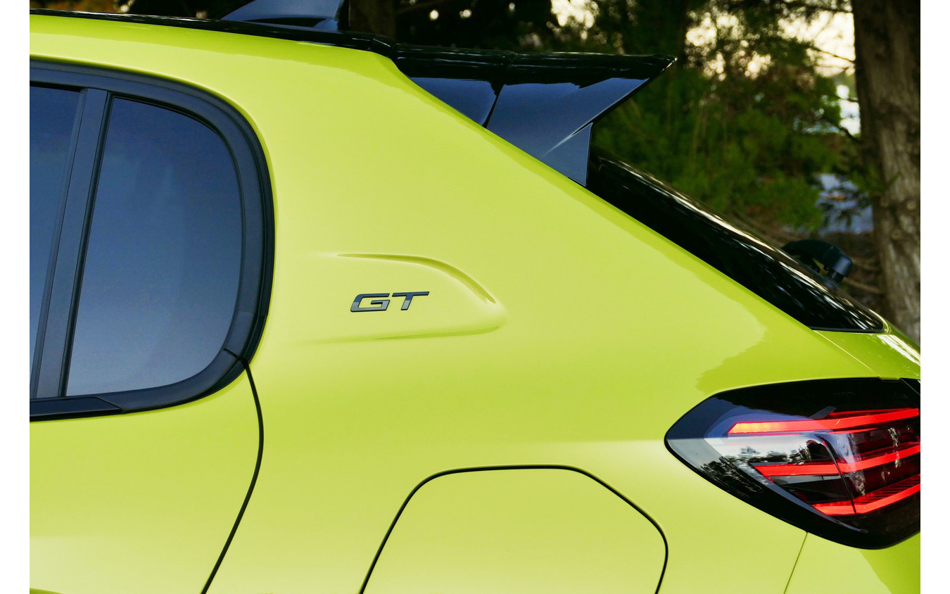 プジョー208 GT HYBRID