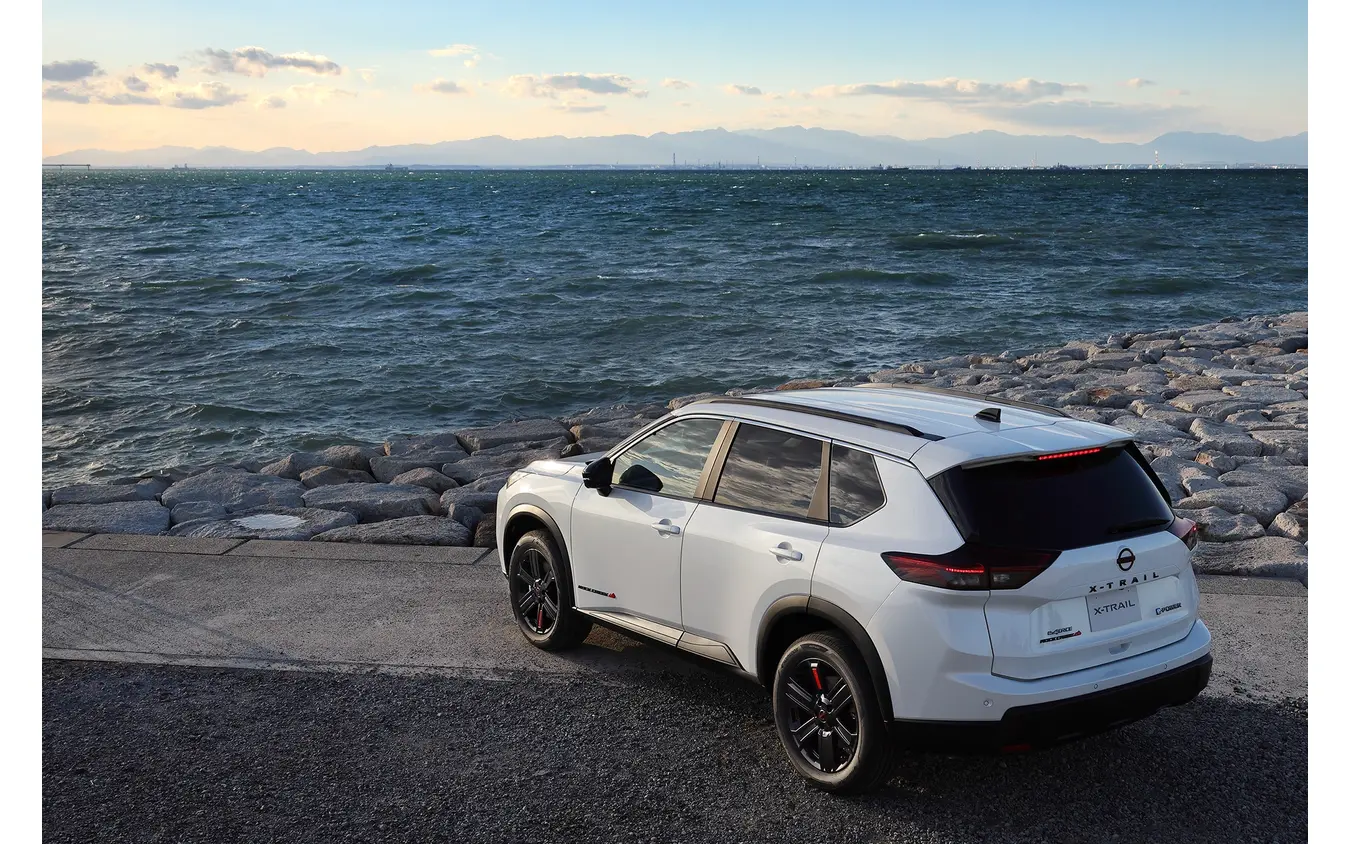 日産エクストレイル”ROCK CREEK“の魅力を人気インフルエンサー・あずあずが語る！