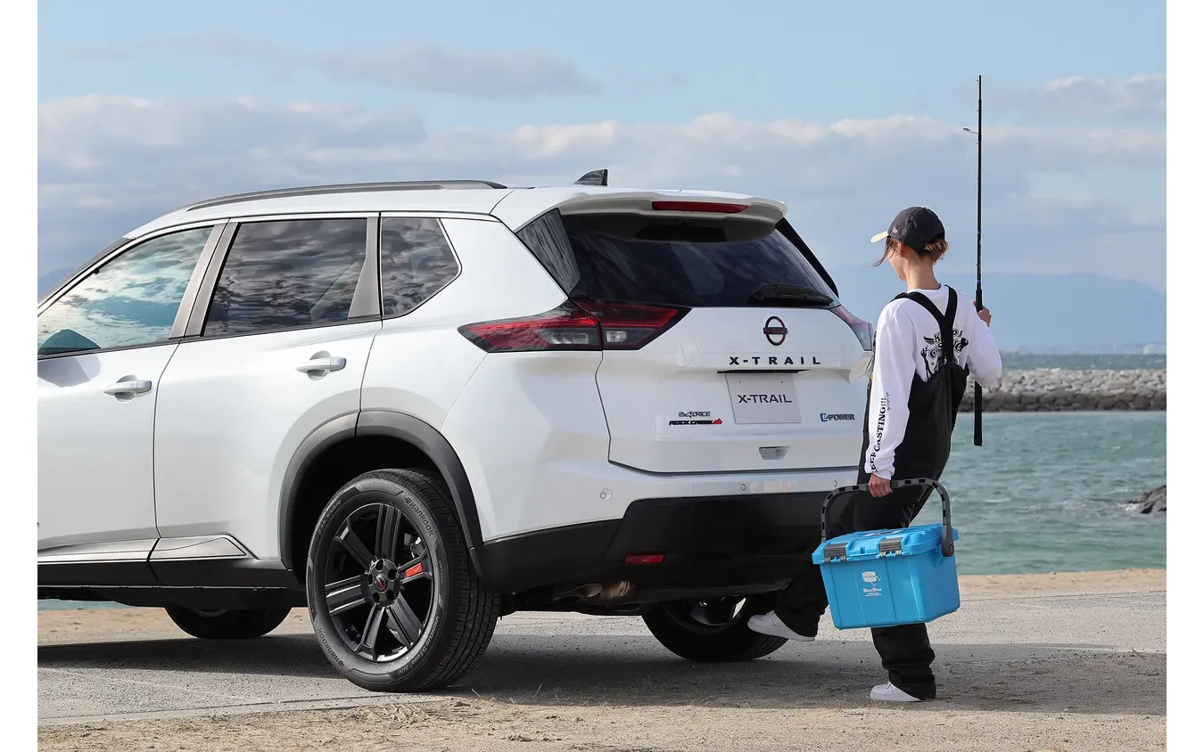 日産エクストレイル”ROCK CREEK“の魅力を人気インフルエンサー・あずあずが語る！