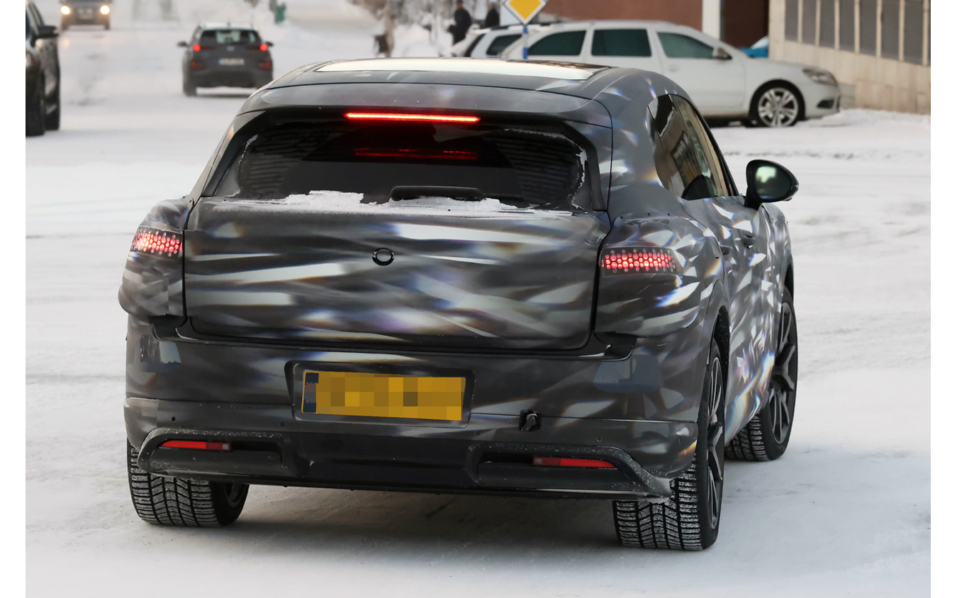 ベントレーの新型コンパクトSUV プロトタイプ
