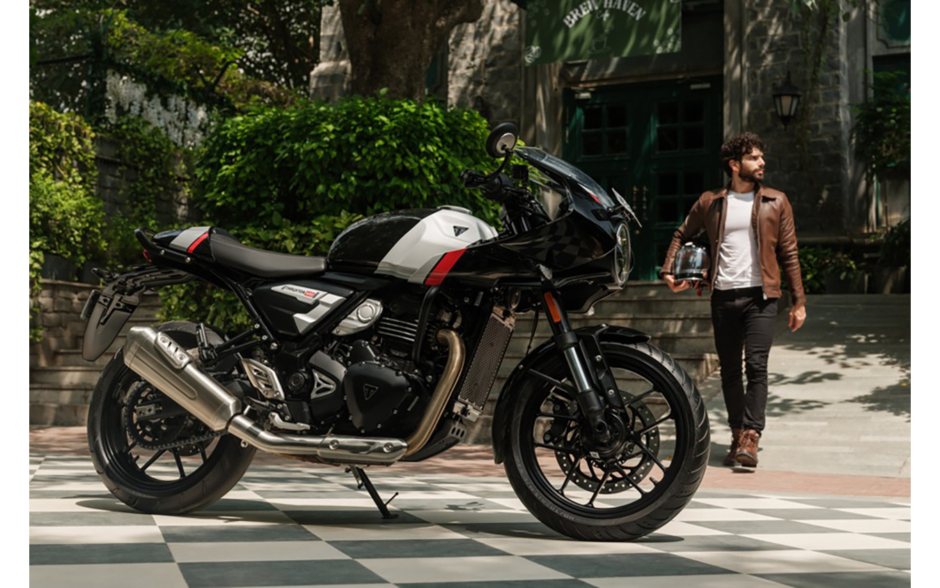 トライアンフ スラクストン400