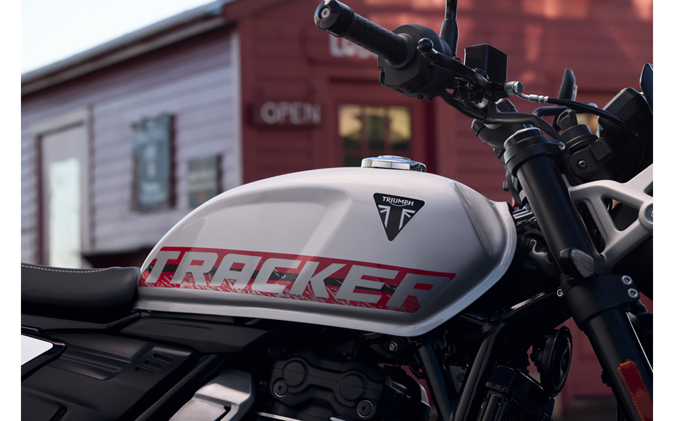 トライアンフ トラッカー400