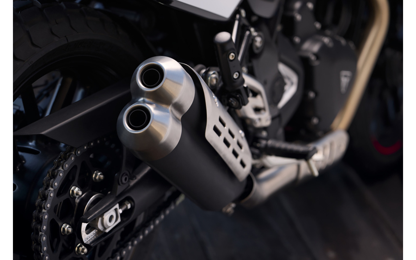 トライアンフ トラッカー400