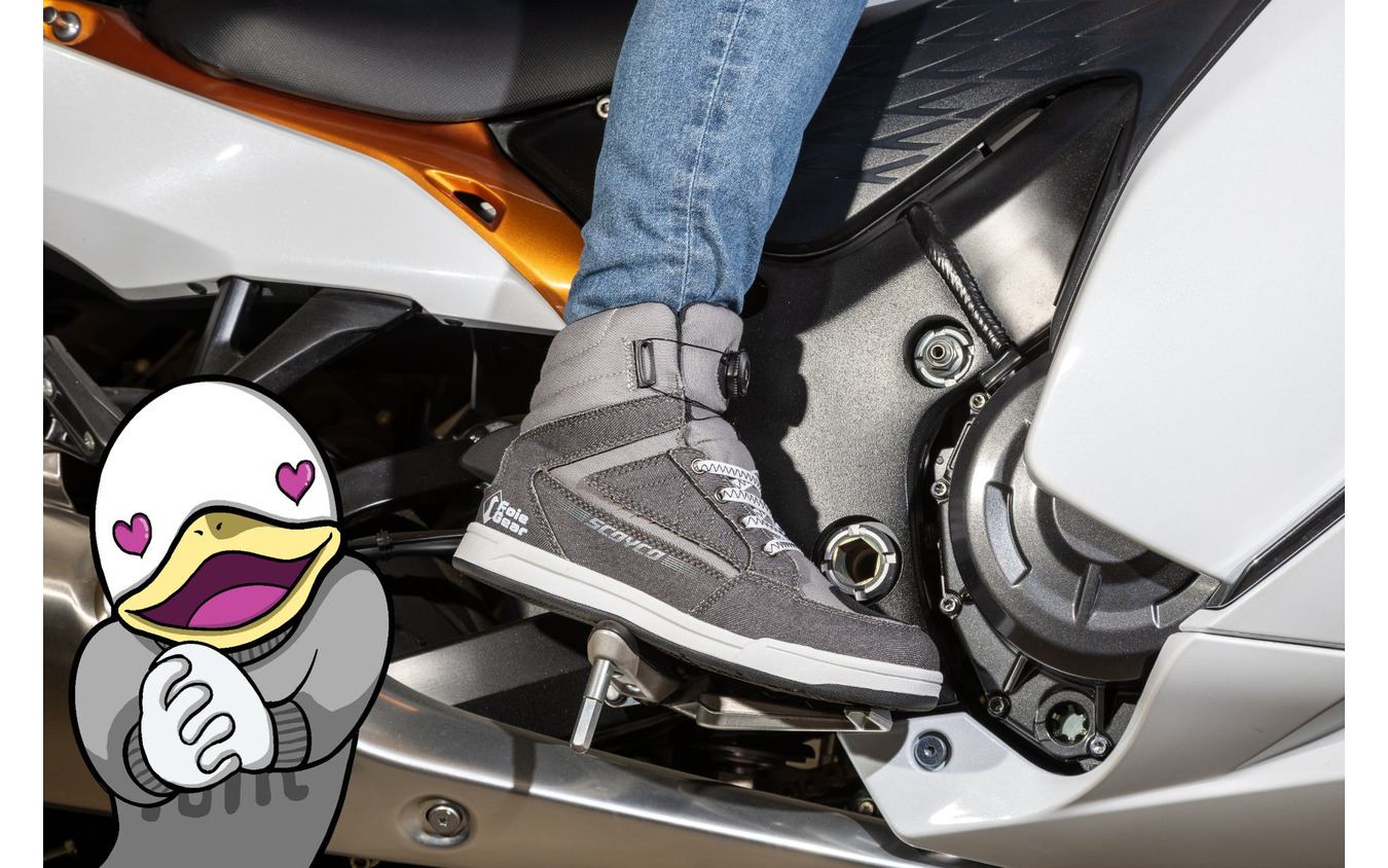 バイク系YouTuber「フォアグラ」氏の「FoieGear」ブランドとコラボしたSCOYCO『MT107WP』