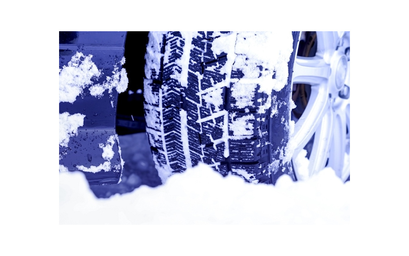 スタッドレスタイヤの例