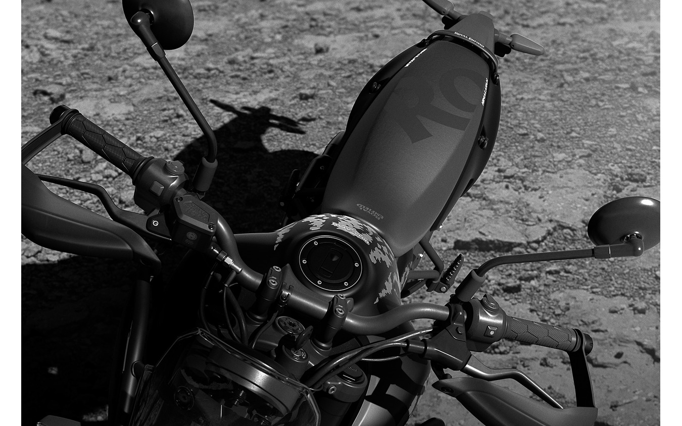 ロイヤルエンフィールド HIMALAYAN 450 MANA BLACK EDITION