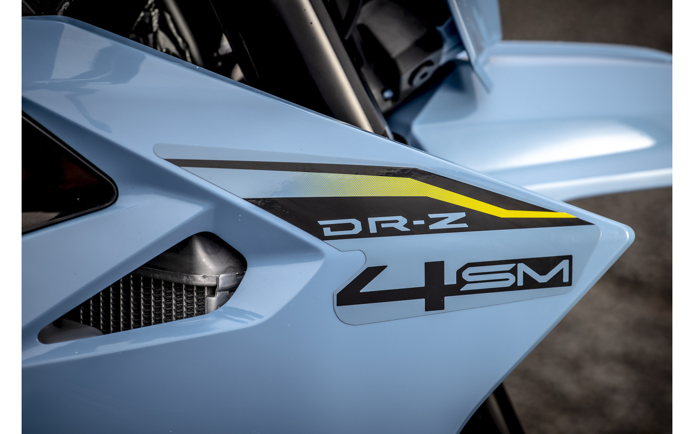 スズキ DR-Z4SM