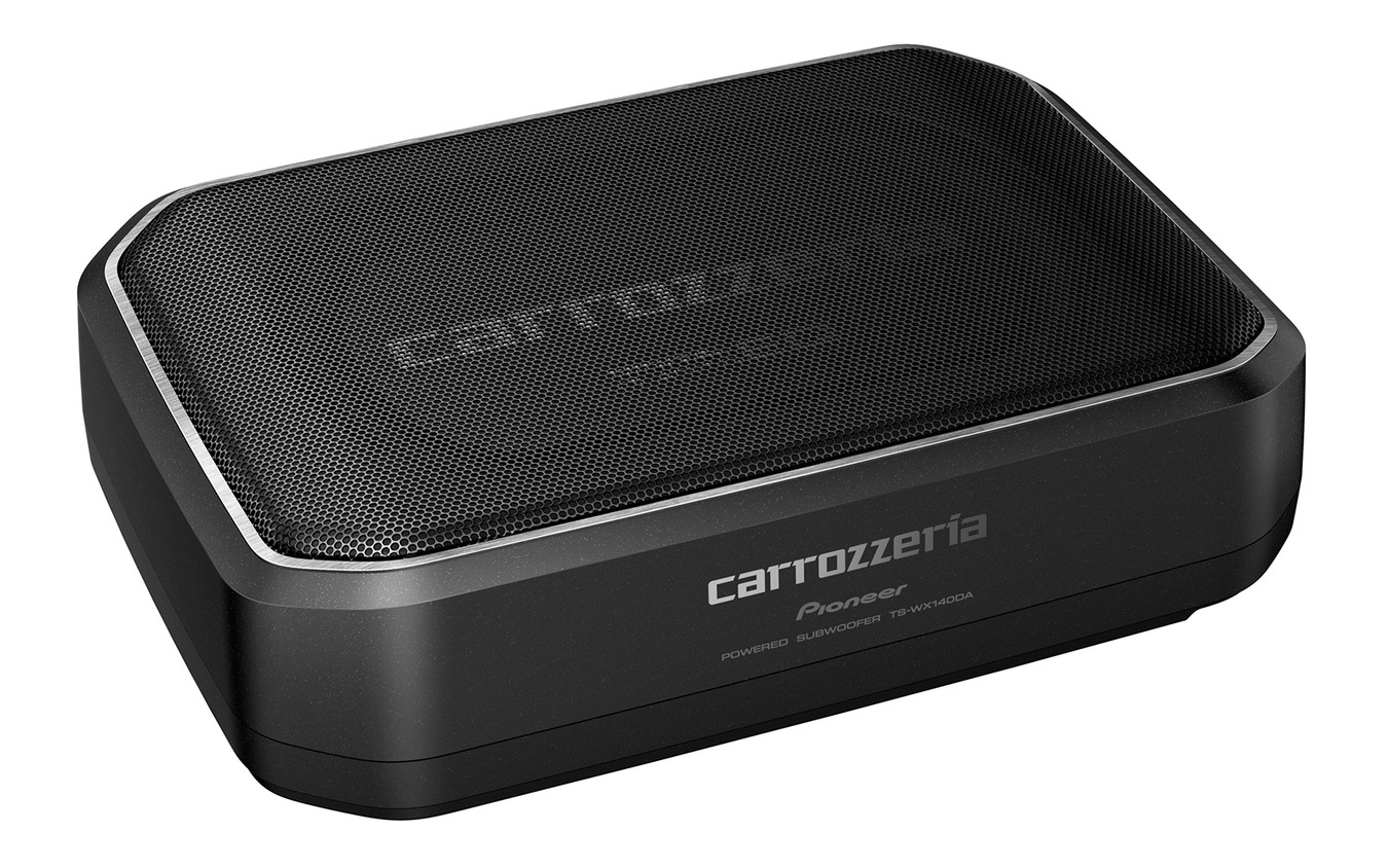 「小型・薄型のパワードサブウーファー（チューンナップサブウーファー）」の一例（カロッツェリア・TS-WX140DA）。