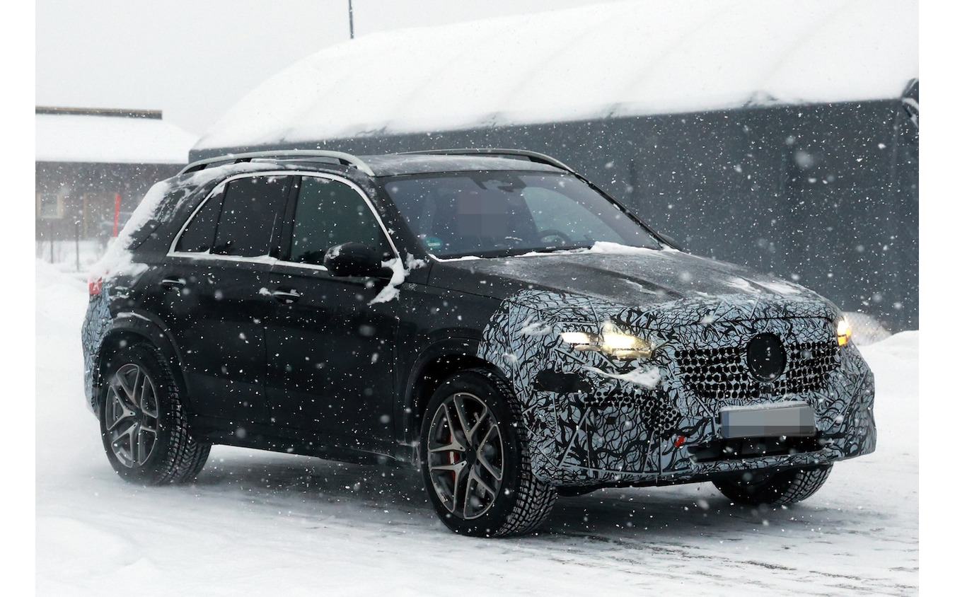 メルセデスAMG GLE53 改良新型のプロトタイプ