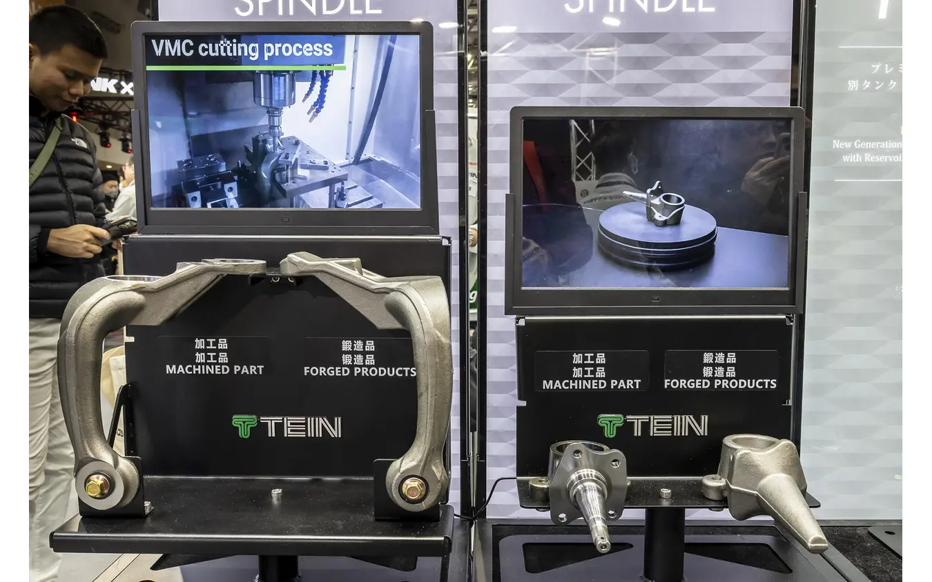 TEINブース…東京オートサロン2026