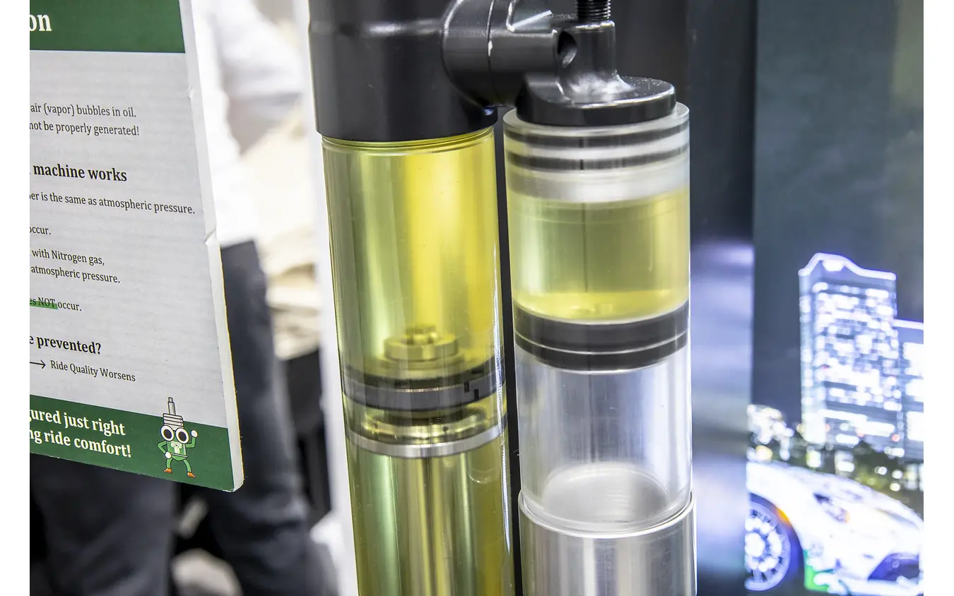 TEINブース…東京オートサロン2026