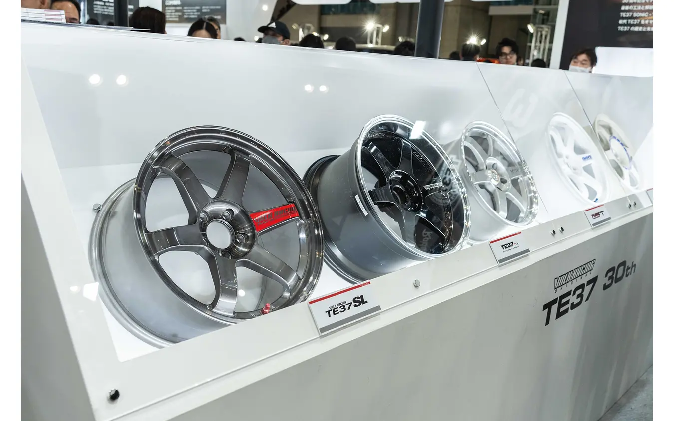 RAYSブース…東京オートサロン2026