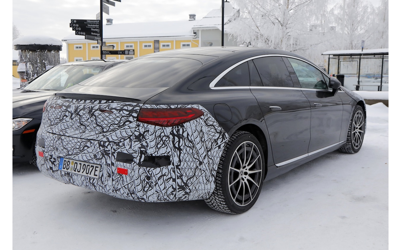 メルセデスベンツ EQS 改良新型のプロトタイプ