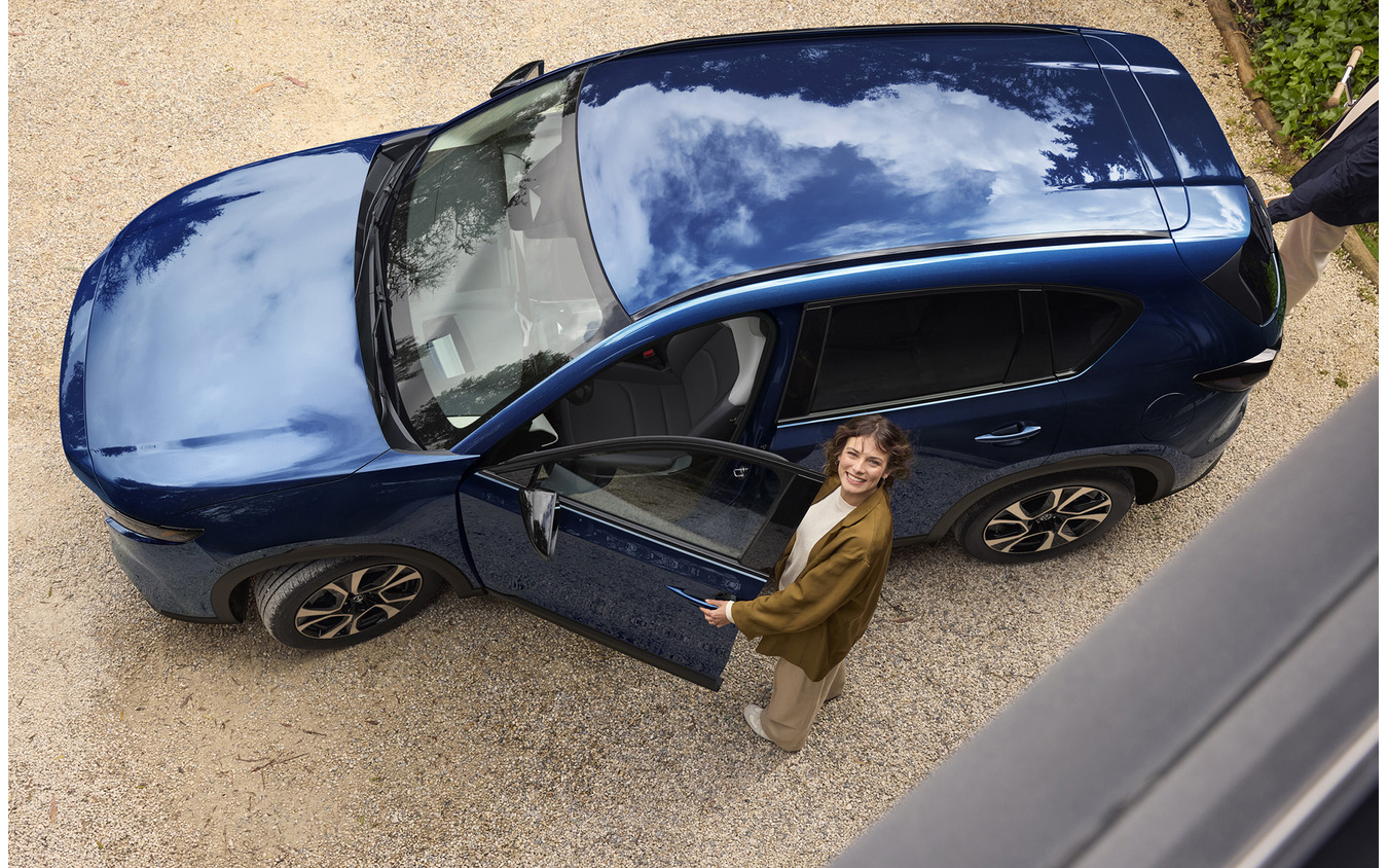 マツダ CX-5 新型が採用する「ネイビーブルーマイカ」