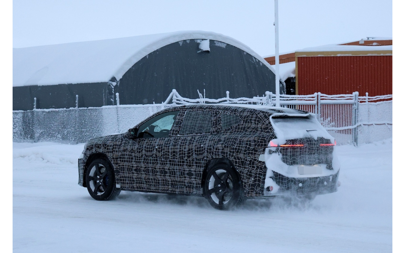 BMW iX3 M 量産型のプロトタイプ