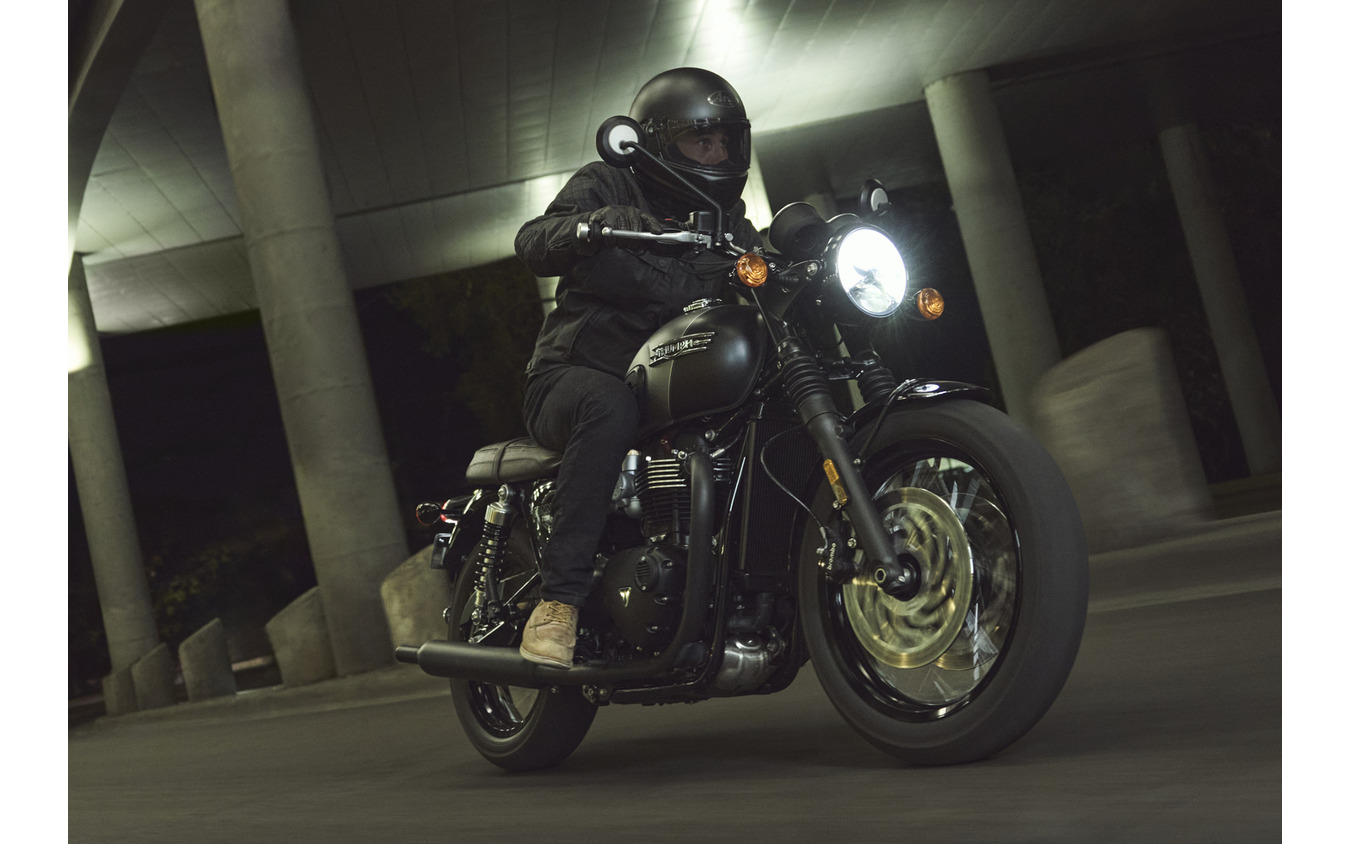 トライアンフ・ボンネビルT120ブラック