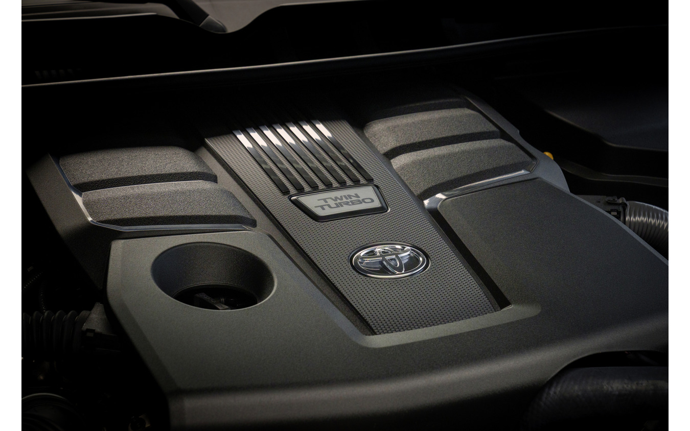 トヨタ・ランドクルーザー300 ハイブリッド（欧州仕様）