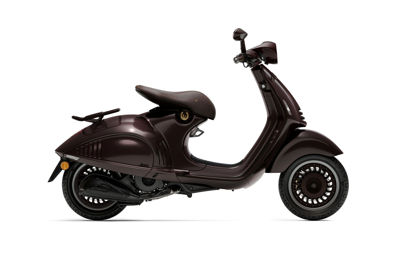 午年を記念した栗毛色の特別限定車『ベスパ 946 Horse』