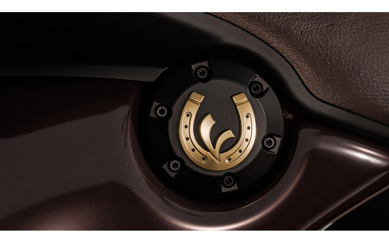 午年を記念した栗毛色の特別限定車『ベスパ 946 Horse』