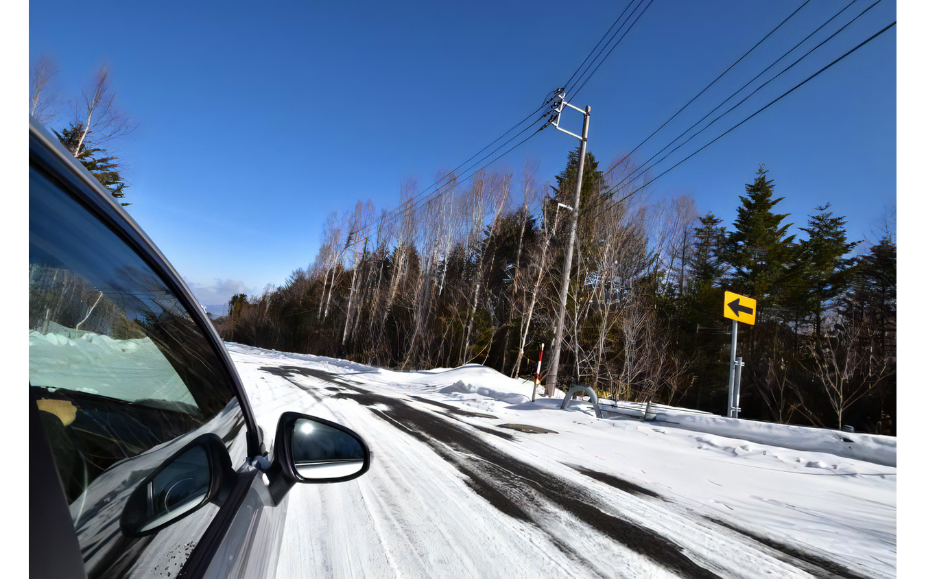雪道での運転（イメージ）
