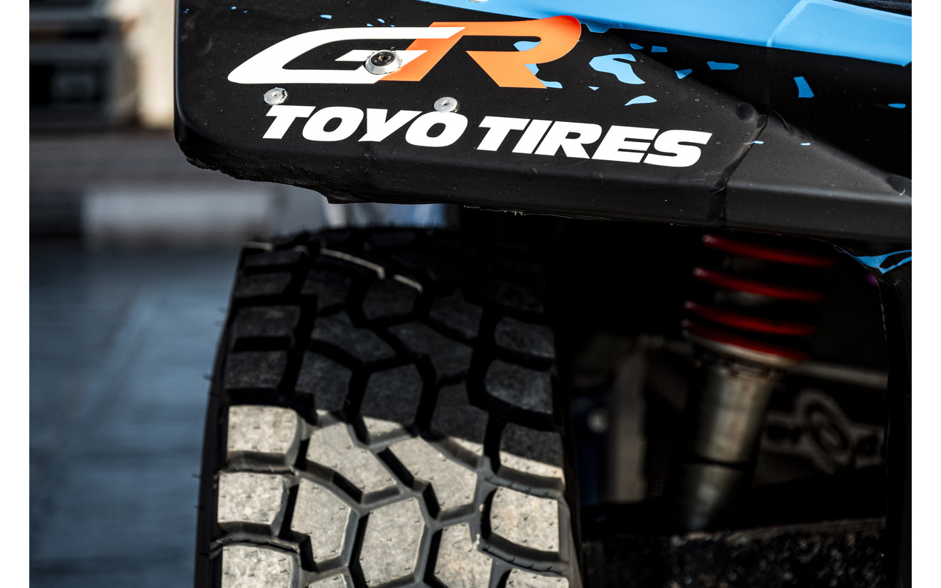 
            Baja saudí hail 2026（FIA Baja World Cup 2026）を5位完走した三浦昂選手の『DKR GRハイラックス』          