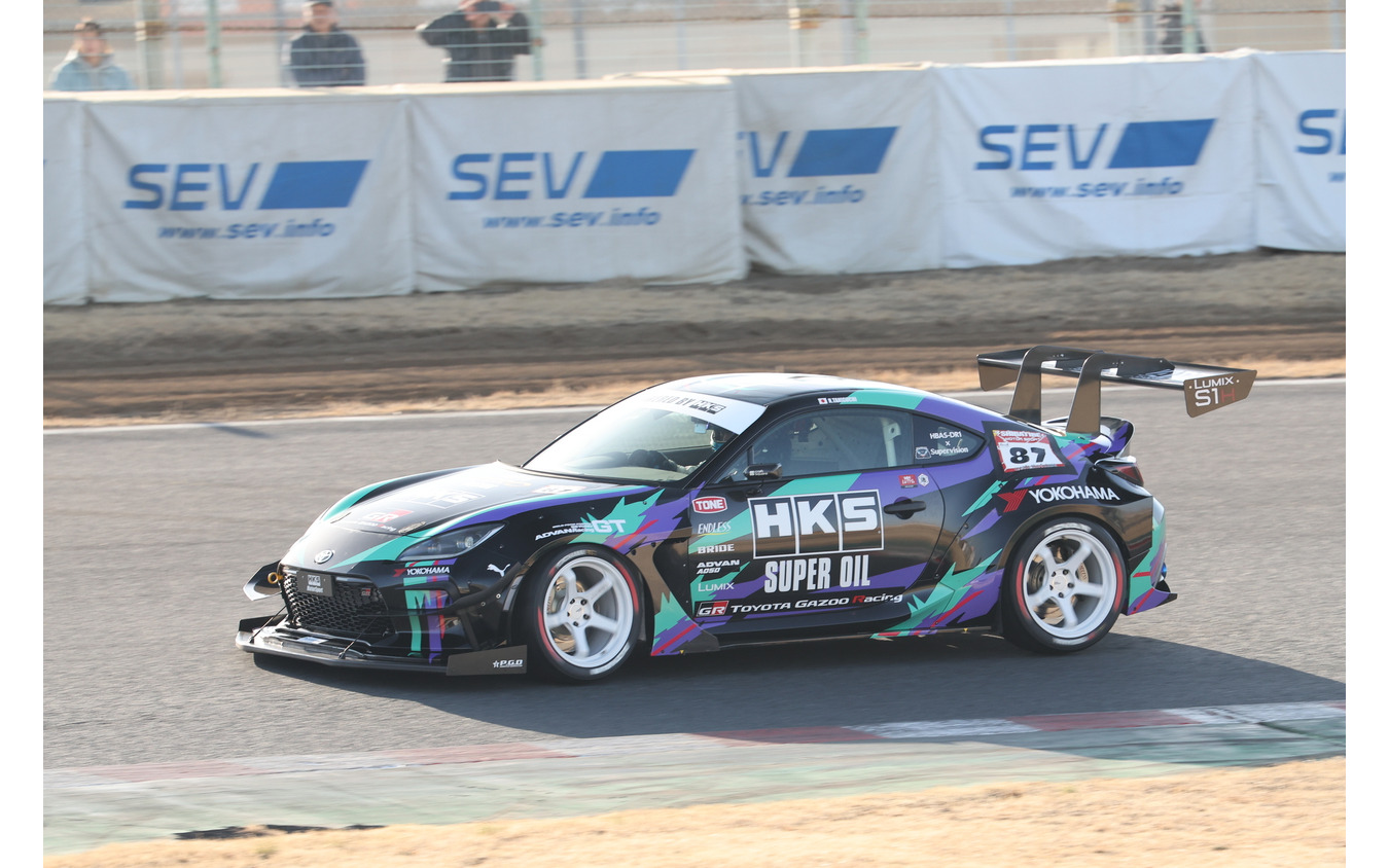 
            HKSが自社開発のカーボンニュートラル燃料で『GR86』の自己最速記録更新にチャレンジ！ 2月14日「アタック筑波」          