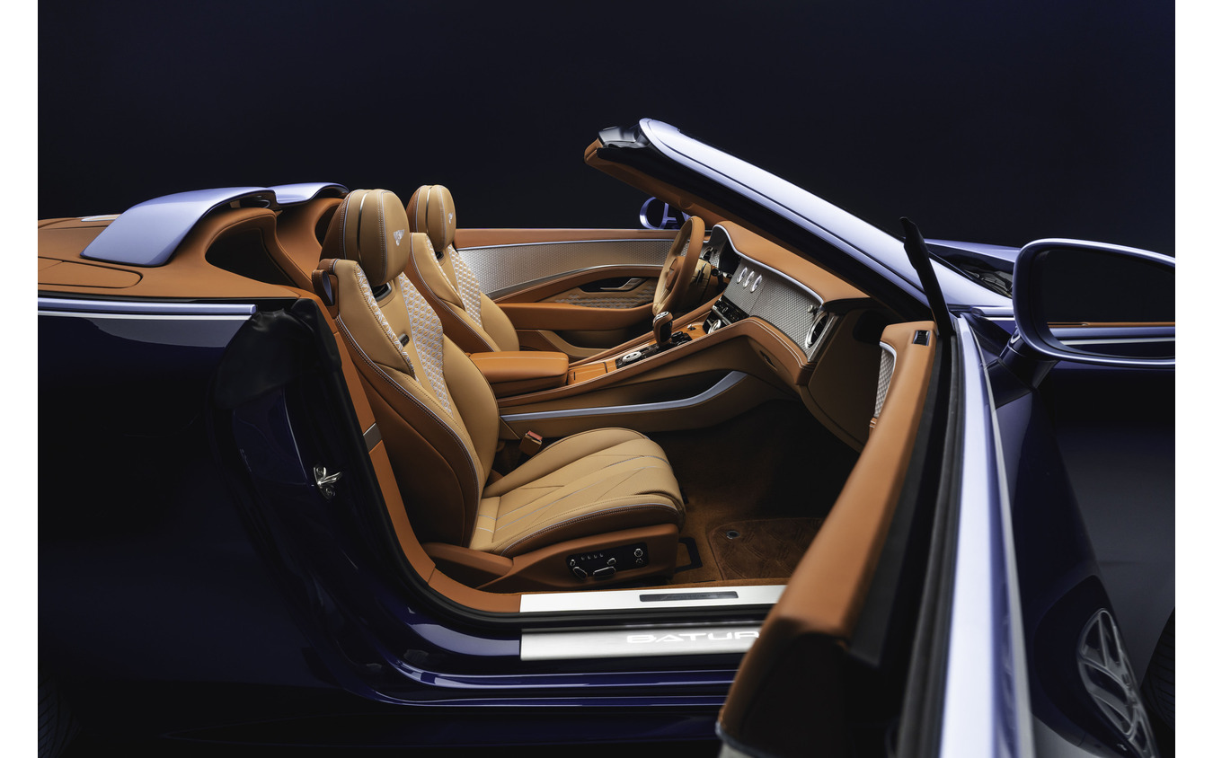 
            ベントレー『バトゥール・コンバーチブル』の4号車          