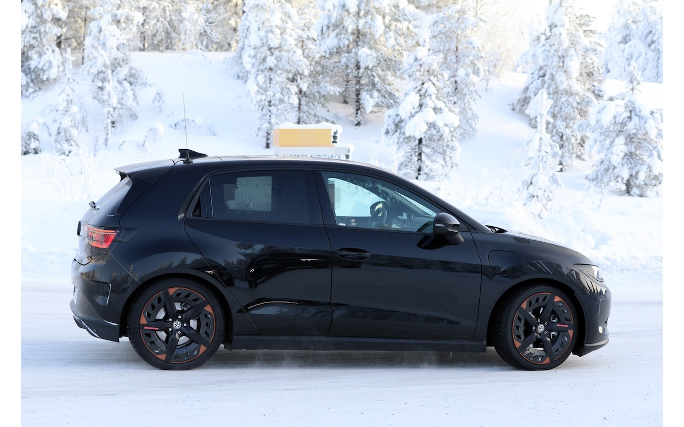 
            フォルクスワーゲン ID.ポロ の量産型プロトタイプ          