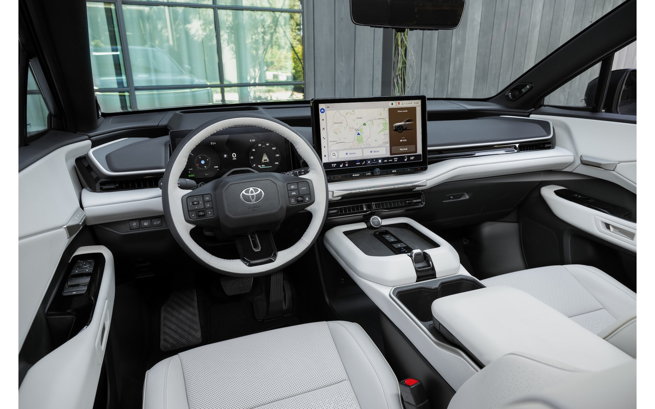 
            トヨタ・ハイランダー          