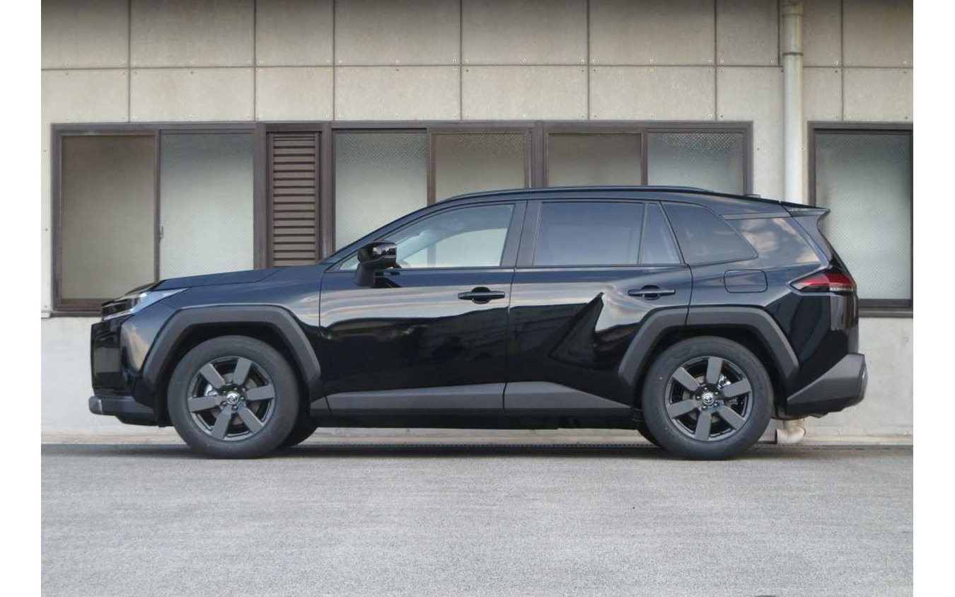 タナベ サステックNF210　トヨタ・RAV4装着例（フロント：23mmダウン / リア：23mmダウン）