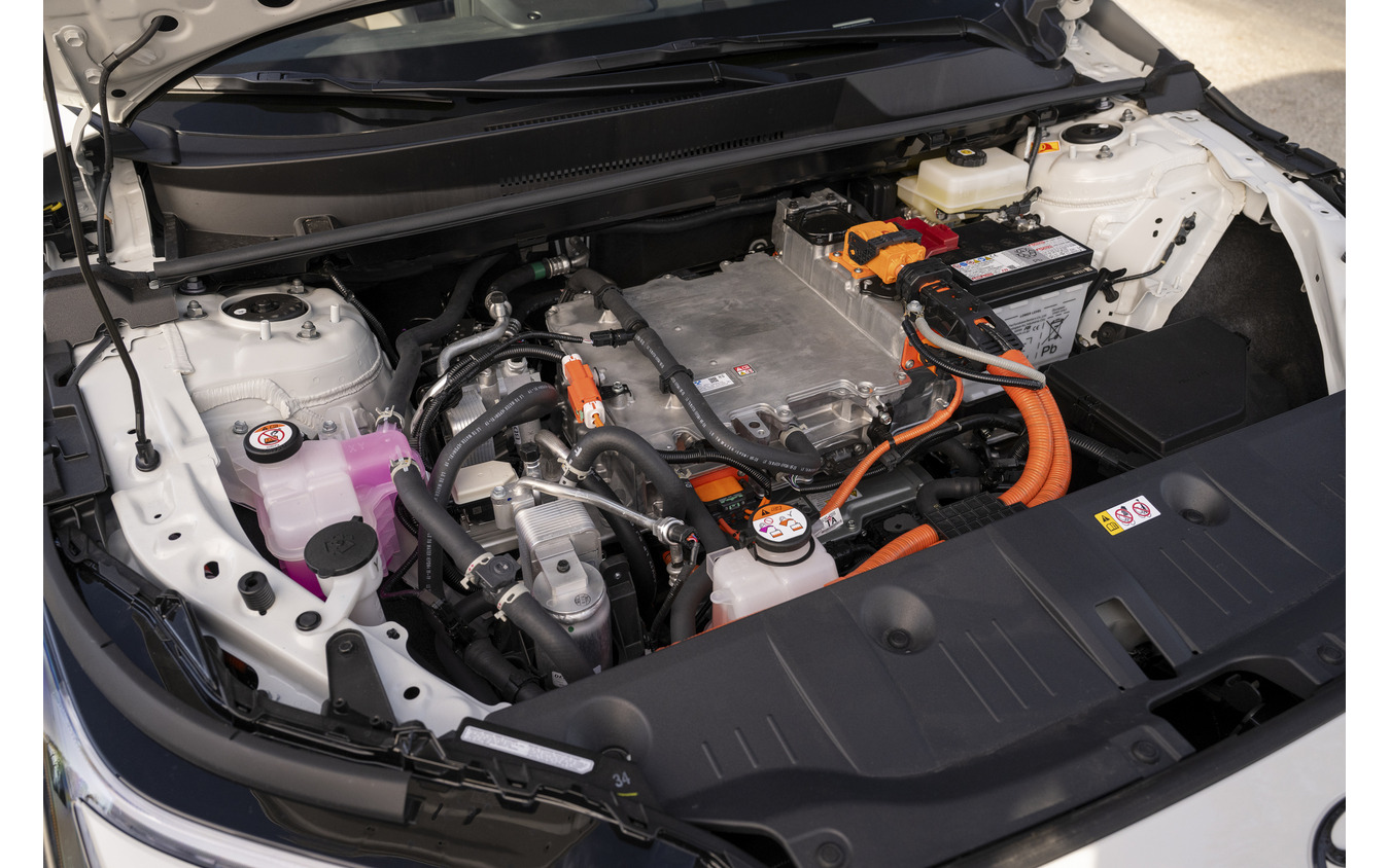 トヨタ bZ Woodland