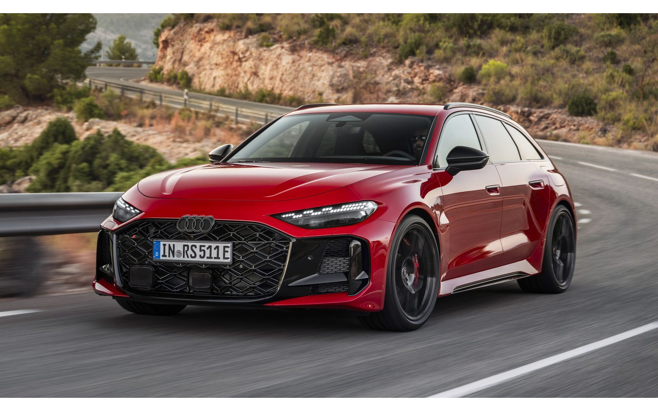 アウディRS 5 アバント新型