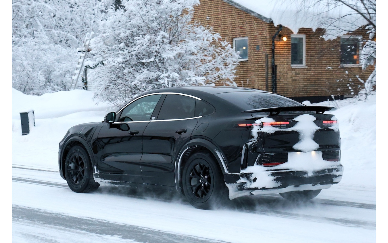 ポルシェ・カイエン・クーペ・ターボGTエレクトリックのプロトタイプ