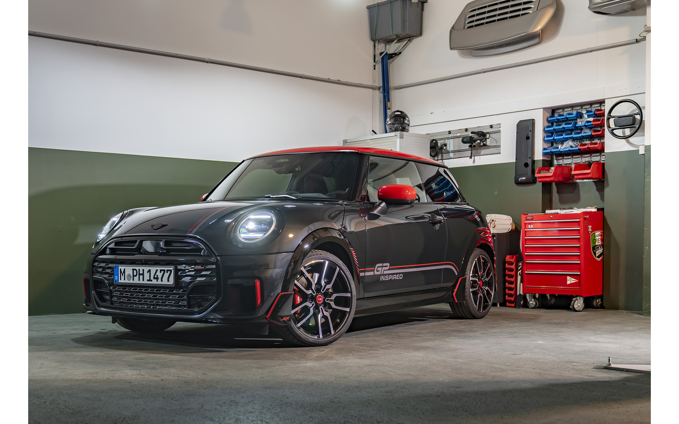 MINI GP インスパイアード・エディション