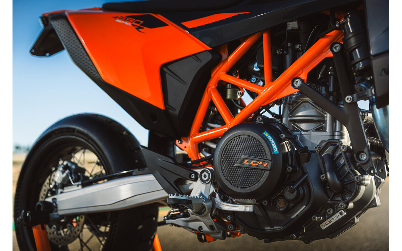KTM 690 SMC R 2026年モデル