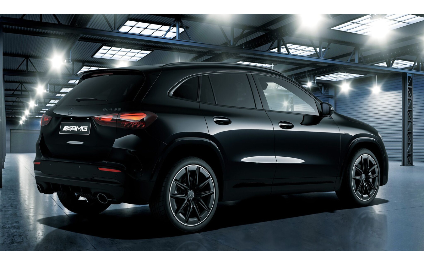 メルセデスAMG GLA 35 4MATIC Black Masterpiece