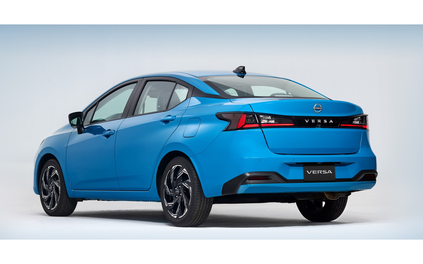 日産 ヴァーサ 新型
