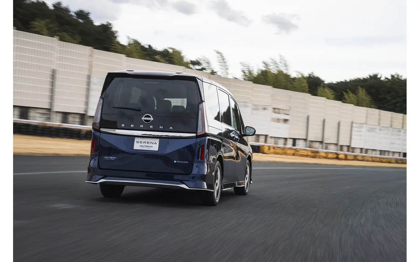 日産『セレナ AUTECH SPORTS SPEC』