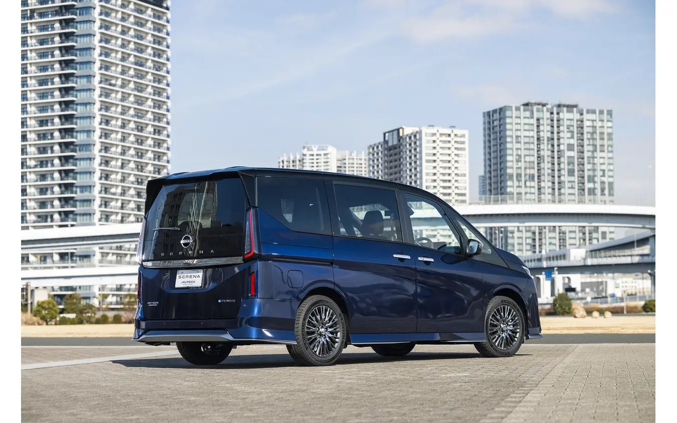 日産『セレナ AUTECH SPORTS SPEC』