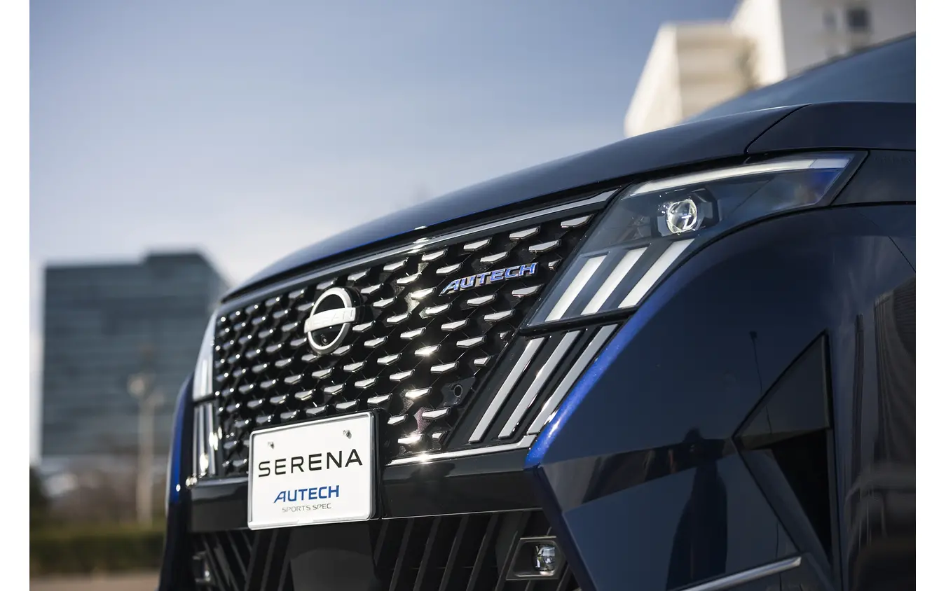 日産『セレナ AUTECH SPORTS SPEC』