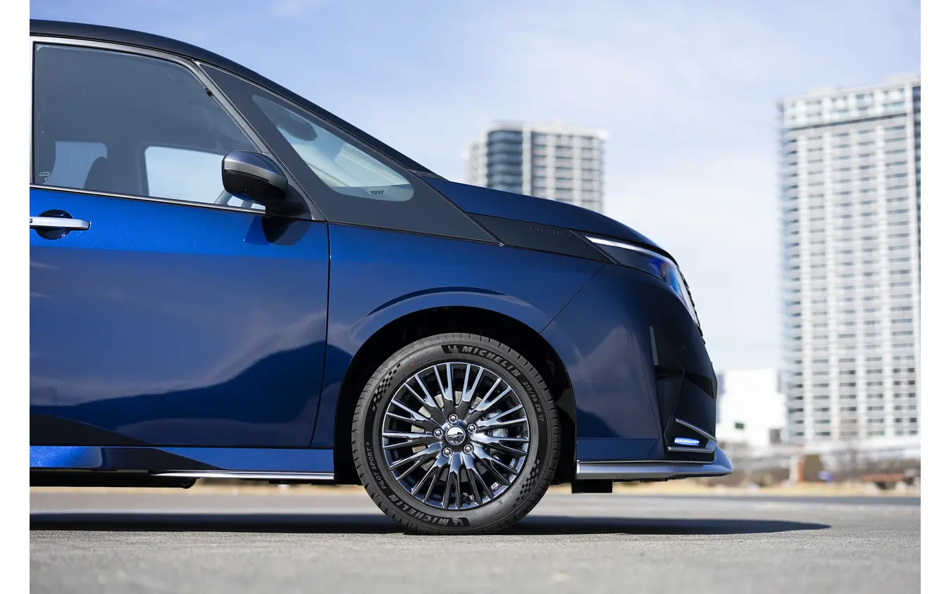 日産『セレナ AUTECH SPORTS SPEC』