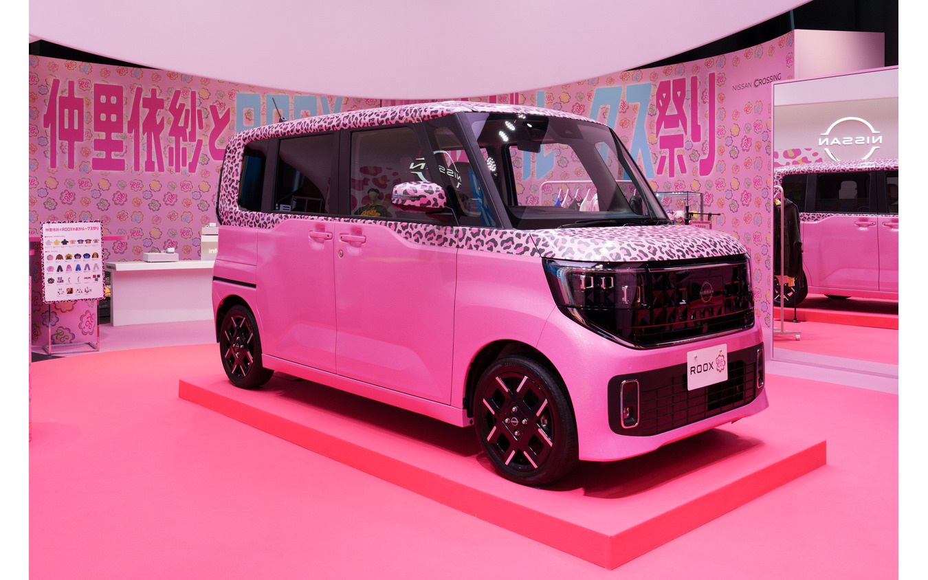 ルークスの仲里依紗こだわりの2トーンカラーラッピングカー