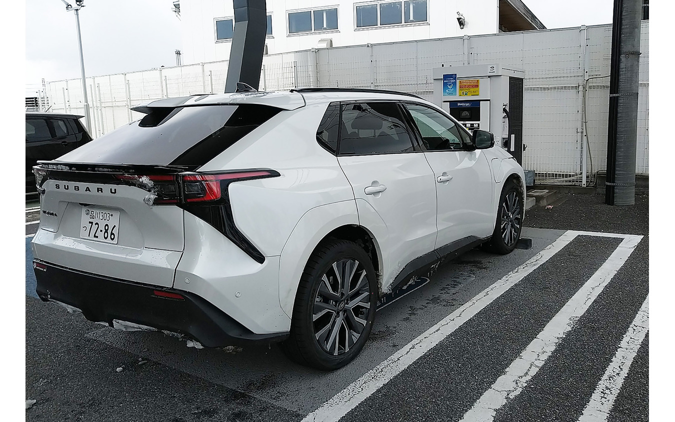 急速充電中。低温時の充電特性は大変優れたもので、初期型とは別物のように進化していた