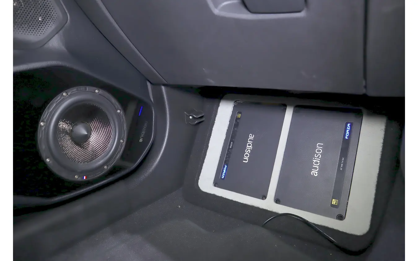 イングラフ BMW 240i