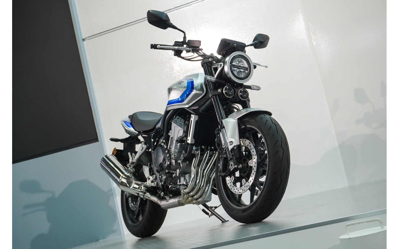 ホンダ CB400 SUPER FOUR E-Clutch Concept（大阪モーターサイクルショー2026）