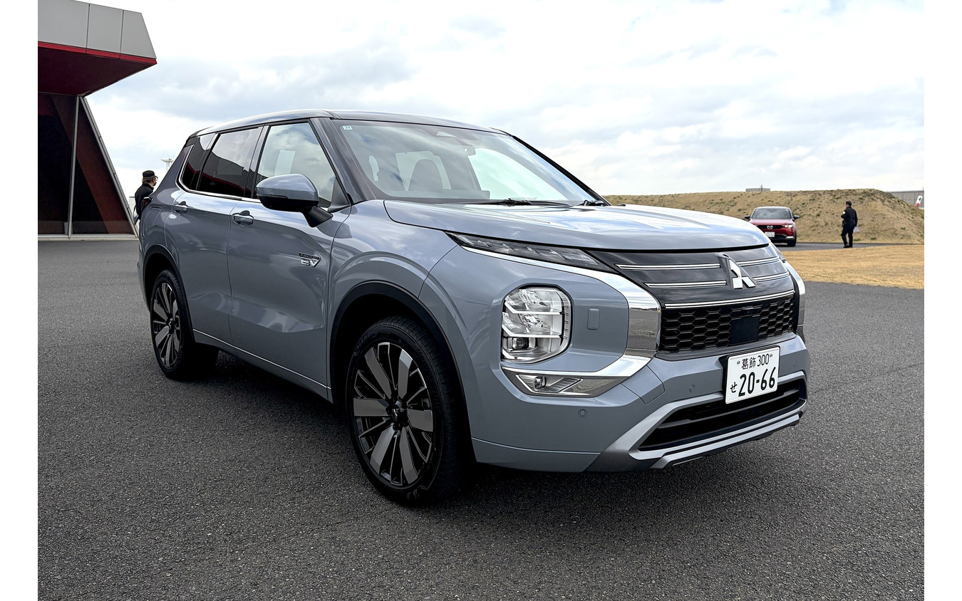 三菱アウトランダーPHEV