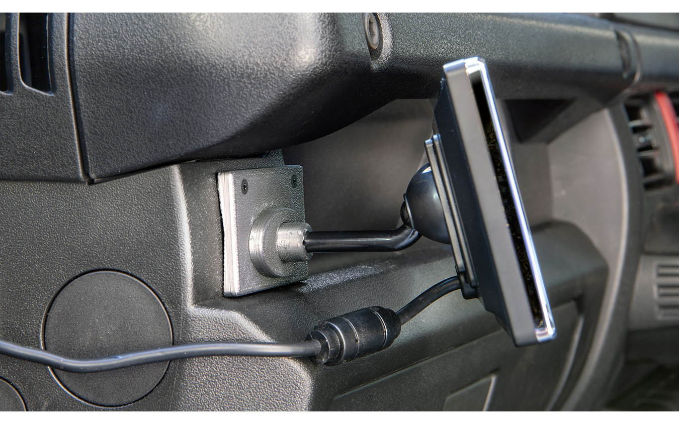 ジムニー専用モニタースタンド SSM-ST03 装着例（モニターディスプレイは別売り）