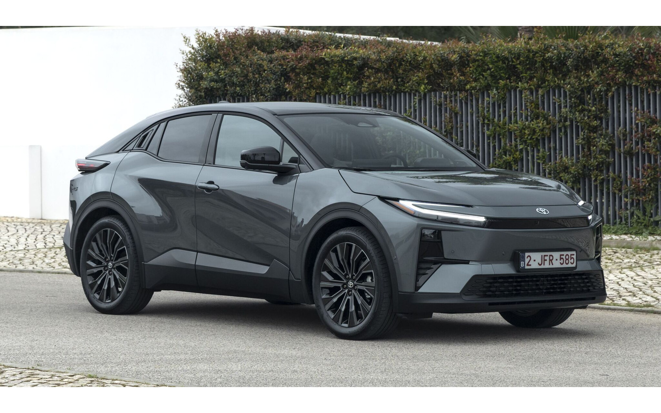 トヨタ『C-HR+』