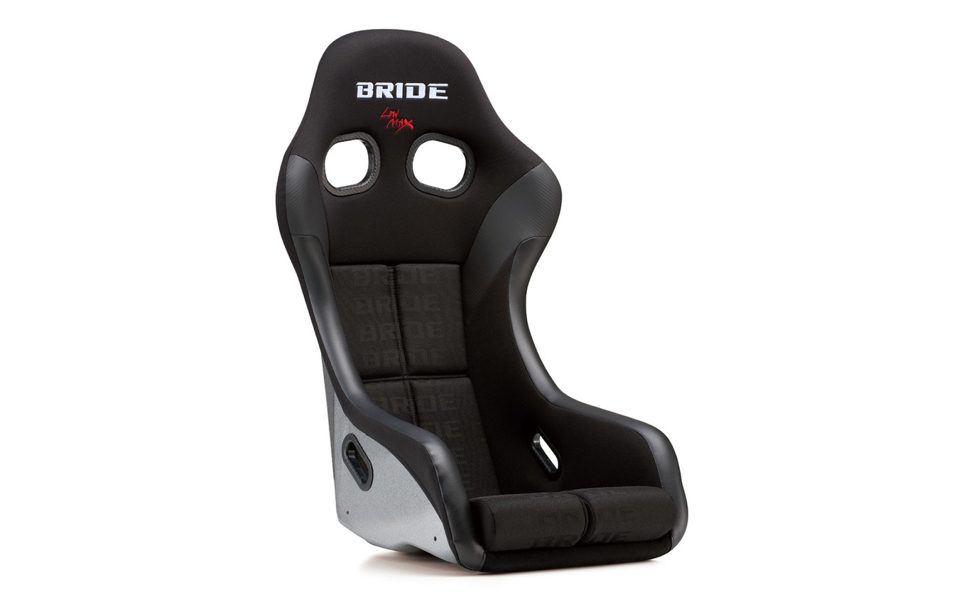 オートバックスグループ×ブリッドのコラボモデル「ZETA IV ブラックロゴ」