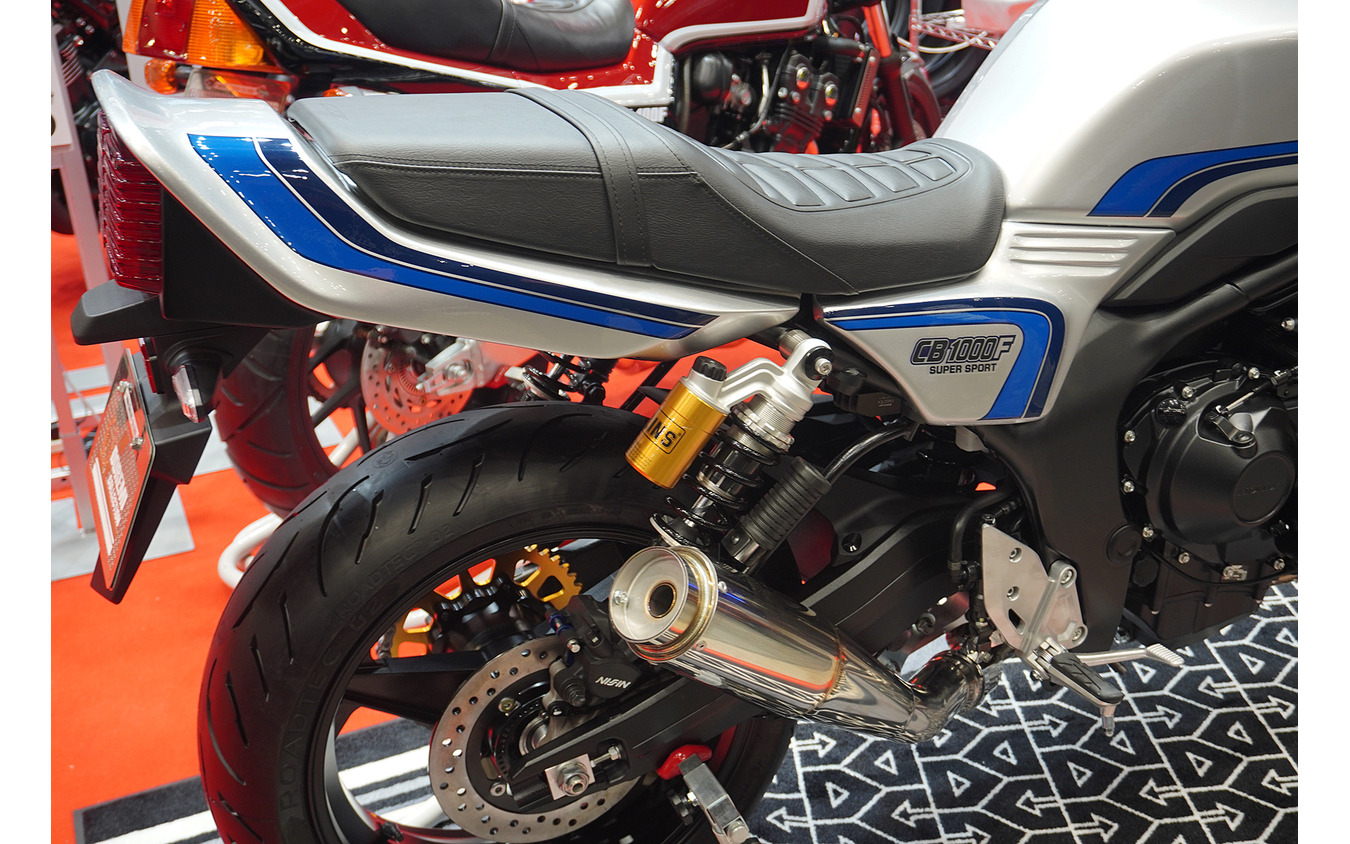 サイドカバーをはじめシートカウル、さらにテールレンズも換装（東京モーターサイクルショー2026）